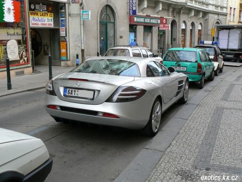 Mercedes-Benz SLR McLaren 2.jpg